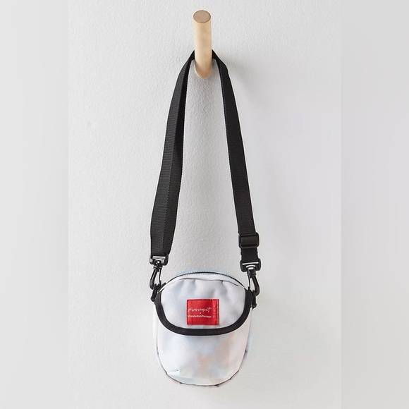 FP x Manhattan Portage Mini Crossbody cloud NWT - Picture 1 of 8